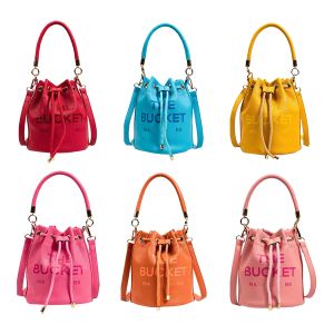 Yüksek kaliteli lüks deri kova çantası bayan erkekler tasarımcı tote klasik çizim omuz moda cüzdan kovaları üst sap çanta çanta crossbody çanta
