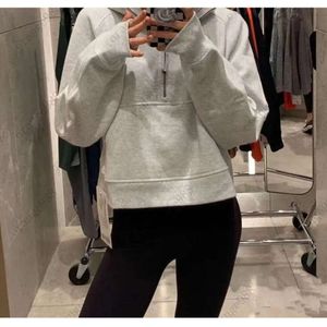 lululemenI Scuba Mezza Zip Felpa con Cappuccio da Donna Tuta da Yoga Designer Felpa con Cappuccio da Donna Palestra Abbigliamento Sportivo Sport all'Aria Aperta Jogging Felpa con Cappuccio Spessa a Maniche Lunghe con Pile 2024