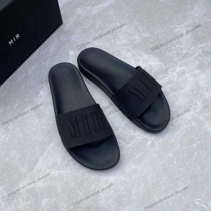 Sandalet üzerinde kauçuk taban kayması kadın tasarımcı terlik moda sanal deri slayt adam sandal flip flop platformu tazz terlik lüks yaz açık ayakkabı