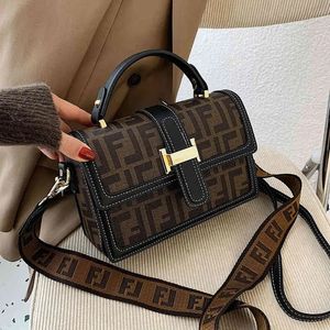 Factory Super Discount 70% OFF female Single Shoulder Chaohan Bag underarm contrast color women's bag wide shoulder strap XFN3