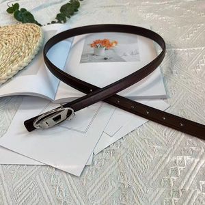 Cintura di design da donna di alta qualità 2.0 Cinture sottili in vera pelle Misura regolabile Fibbia ad ago Cintura alla moda