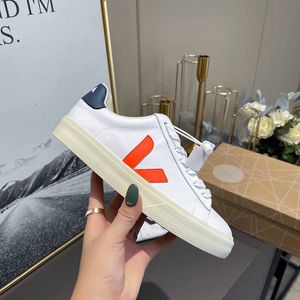 Designer Running Shoes Women Vintage Canvas Tjock Bottom Bottom Bet Dreattable Fashion Sneakers Spring and Autumn