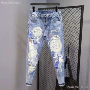 Fioletowa marka fioletowe dżinsy męskie dżinsy High Street Blue Broken Hole Dżinsowe spodnie w trudnej sytuacji Slim Fit Spodni hurtowe 2 sztuki 10% Dicount 9794