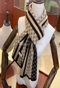 Designer Scarf Mens Womens Luxury Scarves Autumn and Winter Warm Outdoor Fashion Plaid Scarfs 3 Färger Toppkvalitet Valfritt exquis7352654