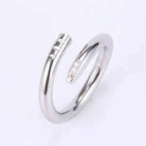 Pierścień designerski dla kobiet luksusowy klasyczny pierścionek paznokci moda unisex mankiet para pierścionka Pierścień Złoty Pierścień Pierścień Pierścień Biżuteria