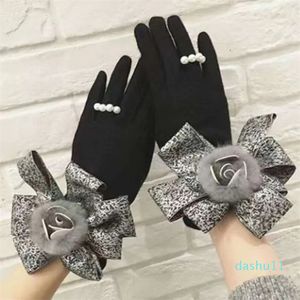 Five Fingers Gloves Letter Camellia Cashmere Warm Gloves Winter For Classic Brand Camellia Touch Screen Female Thick Mittens Driving