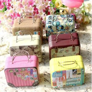 1 st 7 5 5 5 3 5cm Europe Style Vintage resväska Form Candy Storage Box Wedding Favor Tin Box Sundries Organizer Container1291H