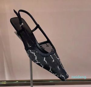 Designers Sandaler Sexig klänningskor Luxury Small Square Head Kitten klackar Back Strap Women Designer Shoe Cat Heels Sandal 35-42