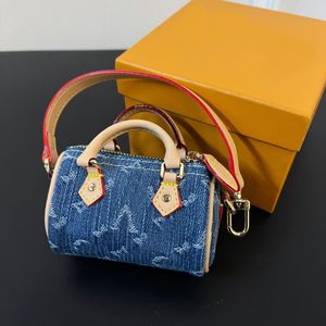 Modedesigner-Denim-Schlüsselanhänger, luxuriöser klassischer Buchstabe, Schlüsselanhänger für Herren und Damen, Zinklegierung, Autotasche, Mini-Schlüsselanhänger, Schlüsselanhänger, Geschenke, Zubehör