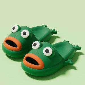 2024 neue nette frosch hausschuhe weiblich männlich cartoon schuhe paar lustige innen badezimmer außen hausschuhe im sommer