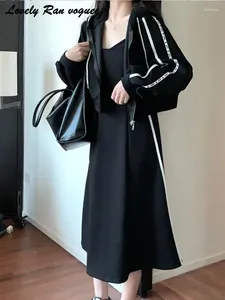 İş Elbiseleri Kadınlar İçin Sıradan 2 Parça Set Seti Uzun Kollu Fermuar Gevşek Hoodies A-line Elbise Kadın 2024 Sonbahar Lady Stripe Kalın Üst Takım