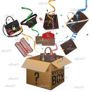 Mysteriöse Schachtel.Zufällige Handtaschen, Geldbörsen, Taschen, Geldbörsen, Tragetaschen, Umhängetaschen, Geburtstagsüberraschung, Gastgeschenke, weitere Geschenke, 75 Stück