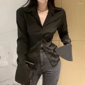 Camicette da donna Moda coreana Donne eleganti Sexy Gyaru Fasciatura Camicie bianche Flare Top a maniche lunghe Donna Slim Office Wear Primavera