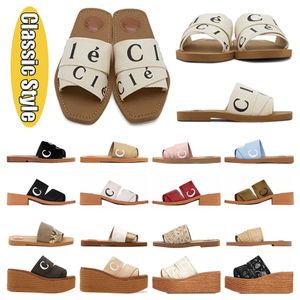 2024 Woody Sandals Women Muls Fluffy Flat Mule Slides Light Tan Beige White Black Pink Lace Lettering Fabric Fuzzy Päls Canvas Slippers Designer Womens Summer Shoe