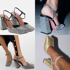 Amina Muaddi Women Shoes Charlotte Square高品質ヘッドチャンキーハイヒールズデザイナーラグジュアリーパテントレザーラインストーンサテンフィニッシュクリスタルファッションポンプサンダルS