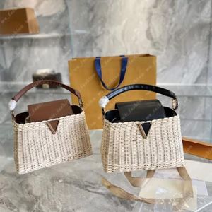 Women Handbag Panier Straw Bag Bag Knitting Beach Designer أكياس كتف الكتف Capucines مصممي حقائب اليد Crossbody Womens Basket268z