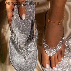 Slippers يومي الترتر غير الرسمي 2024 الصيف الجديد الماس الكبير الماس المسطح المسطح القاع بالنعال المتعرجة T240220