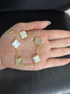 Luxury Classic 4/Four Leaf Clover Charm-armband Designerkedja 18K Guldskal för tjej Bröllop Moder 'Dag Fashion Jewelry Women Gift-AA