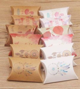 500pcs Newest DIY Design White Pillow Box Paperboard Retro Style Candy Packing Ring Display Letter Thank You Love Picture 8x55x2c1857225