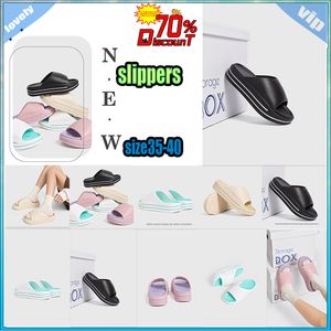 Designer Casual Platform High Rise Thick Soled Pvc Man Woman Light Weight Fashion French Style Läder Rubber Soft Sules Sandaler Flat Summer Beach Slipper