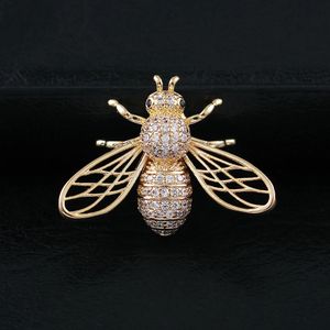 Trendy Animal Crystal Bee Brooch Metal Zircon Lapel Pins Mens Suit Shirt Small Collar Pin Corsage Jewelry for Women Accessories 240220