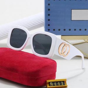 여름 스타일 선글라스 8441 여성 남성 브랜드 디자이너 UV 보호 태양 안경 투명 렌즈 및 코팅 렌즈 선웨어