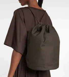 학교 가방 2 색 여성 패션 더블 어깨 버킷 가방 2024 여름 모든 일치 여성 대용량 여행 천