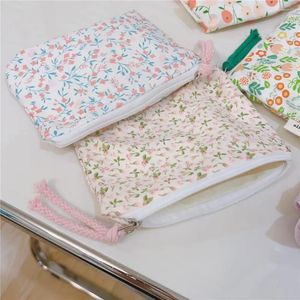 Cosmetic Bags Beauty Fresh Floral Makeup Case Small Bag Zipper Girl Coin Purse Mini Cloth Card Earphone Lipstick Storage Pouch