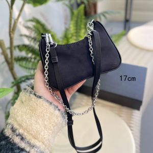 Kvinna mini väskor designer väska nylon crossbody chain väska lyx handväska handväska purses mode hobo tote toppkvalitet