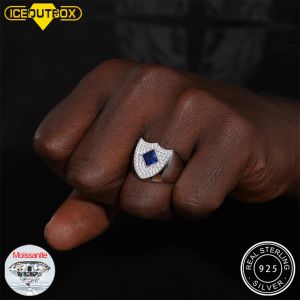 Ringar S925 Moissanite Knights Shield Ring for Men Rock Punk Hip Hop Jewelry Sterling Silver Iced Out With Blue Baguette Main CZ Stone