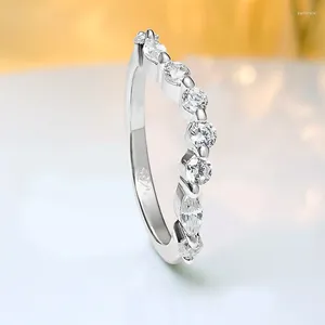 Cluster-Ringe Design 925 Sterling Silber Weißer Diamant Leichter Luxus Kleiner Ring Schmuck Damen