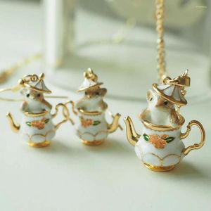 Pendanthalsband kreativa söta tecknad teacup chipmunk halsband för kvinnor charm guld färg emalj mus dingle örhänge smycken set gåva