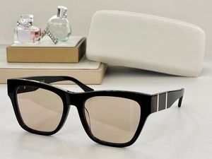 Occhiali da sole classici per uomo donna 4457 Designer di occhiali retrò di moda Occhiali da spiaggia stile quadrato all'aperto UV400 Lenti da tavolo anti-ultravioletti Full Frame Scatola casuale