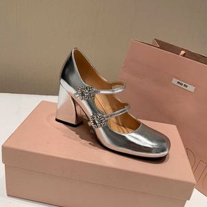 Giant Ben Längd ~ 2024 Spring Water Diamond Double Row Square Buckle Strap High Heels Mary Jane Shoes Toe Thick French Style Single For Women 240220