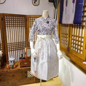 Abbigliamento etnico L'abito Hanbok coreano dalla vita casual include uno strato esterno in tulle con elastico e confortevole