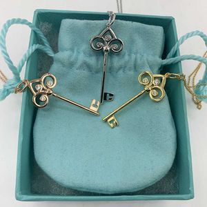 Hänghalsband S925 Silver Tiffanynet Crown Key Halsband Kvinna Rose Gold Diamond Pendant Collar Chain Heart Shaped Tröja Sunflower Iris