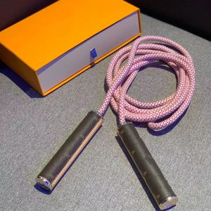 Designer hoppar över rep retro klassisk logotyp tryckt läderhandtag Jump Rope Sports Fitness Tool Justerbar längd Jump Rope