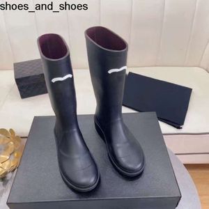 Varumärkesdesigner Square Toe Women Rain Boots Thick Heel Tjocks Sole Ankle Boot Womens Rubber G220720 Bra är kvalitet