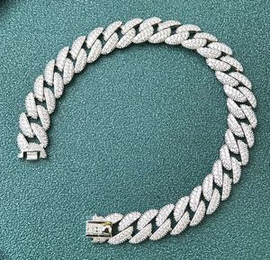 2024 Hip Hop Bracciale da sposa Gioielli di lusso Reale 100% Argento sterling 925 Pavimenta Zaffiro bianco CZ Pietre preziose Promessa per feste Donna Uomo Cuba Bangle Regalo Non tramonterà mai