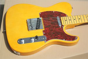 Factory Custom Shop Light Yellow Electric Guitar med vintage Tuners Maple Fretboard Red PickGuard Basswood Body Chrome Hårdvara kan anpassas