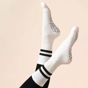 Skarpetki Projektanci skarpet Designer Body Sock Sock Stockings ALX Non-Slip Yoga Socks Socks Bawełna Pali Środkowo-rurki Plus grube skarpetki jogi.