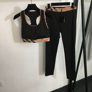 Casual Yoga Tracksuits Classic Plaid Designer Vests Pants Inomhus utomhus Två stycken Tracksuit Girls Elastic Sport Camis Suits