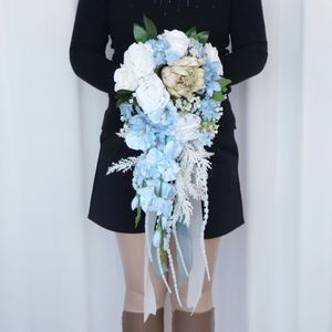 2024 buquês de casamento estilo europeu flores de noiva luz céu azul com pérolas marfim fita macia acessórios de casamento 25*68cm