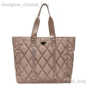 Totes Womens Solid Color Simple Quilted With Rhombus Pattern T240220