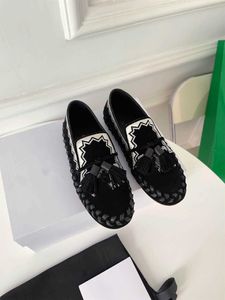 Högkvalitativa slappna sandaler Mullers Flat Loafers Fashion Luxury Tassel Decoration Stitched Pea Shoes