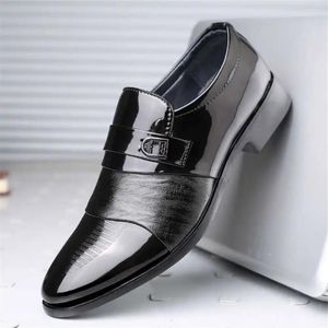 Dress Shoes Office Heels Runing Men High Quality Brand Name Boys Formal Sneakers Sports Hypebeast Twnis Vintage