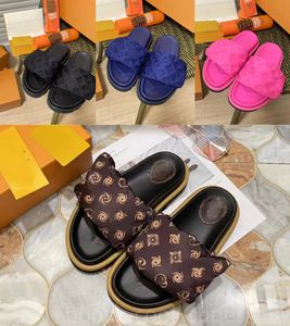 Designer Pool Pillow Mules Couples Slippers Luxury Slides Flat Comfort Mule summer Beach Casual shoes Padded Front Strap Easy-to-wear Style Slides Shoes