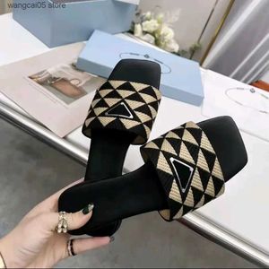 Slippers Heels Embroidered Slippers Metal P Family Triangle Standard Thick Heel Slippers Womens Summer Slides Outwear Womens Shoes T240220