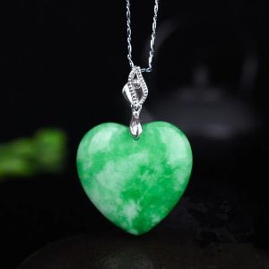 Ciondoli intagliati in giada verde naturale, ciondolo a forma di cuore, collana d'amore cinese, fascino, gioielli in giadeite, moda, uomo fortunato, donna, amuleto, regali