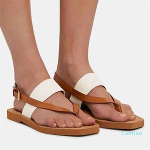 Tan/Beyaz Deri ve Logo Baskı Tuval Woody Thong Flats Sandalet Sandalet Yaz Flip Flop Serin Slingback Düz Ayakkabılar Lüks Tasarımcı Fabrika Satışı 35-42